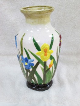 The vase by Dorothy Edlund