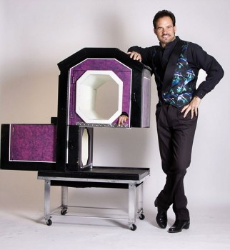 Garry Carson – illusionist, magician and entertainer extraordinaire